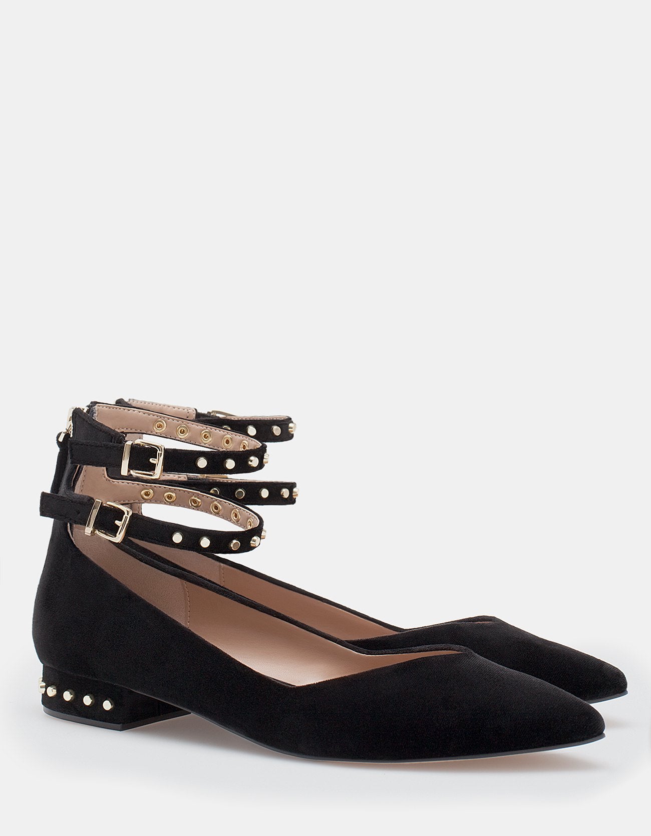 Bailarinas con pulseras de Stradivarius. Precio: 29'95€