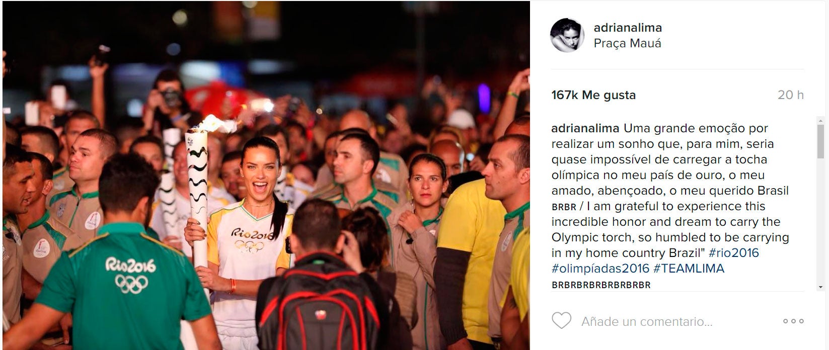 La modelo brasileña Adriana Lima con la antorcha olímpica