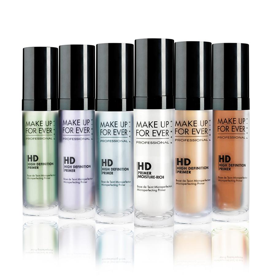 Ligero, oil-free, mejora la textura de la piel y la prepara para la posterior aplicación del maquillaje. Seis tonos para corregir la carnación de la piel del rostro: verde, malva, caramelo, azul, amarillo y rosa. (30€)