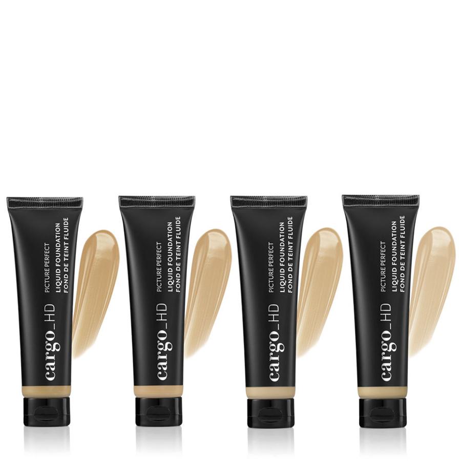 Fórmula libre de aceite, se compone de pigmentos fotocromáticos, minerales micronizados y partículas de tamaño irregulares que trabajan para crear un aspecto natural, reducen los signos del envejecimiento y suavizan el cutis en todos los ambientes. Cuatro tonos. (33,95 €, en Sephora).