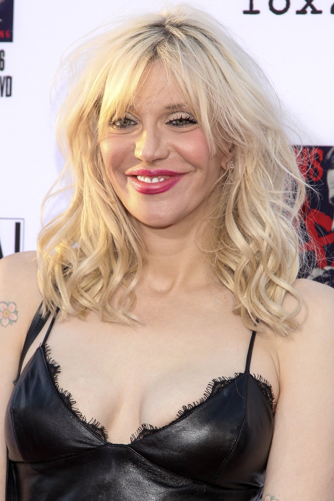 La viuda de Kurt Cobain reconoció que se arrepentía de haberse inyectado botox en los labios.