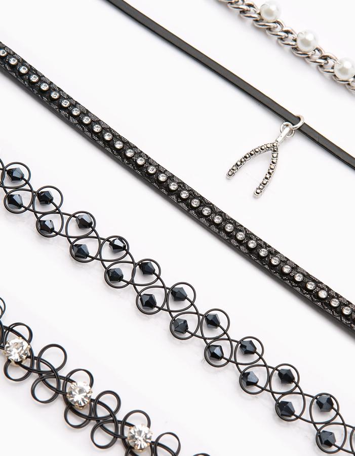 Stradivarius apuesta por los clásicos modelos que triunfaron en los 90 (Precio: 7.95 euros)