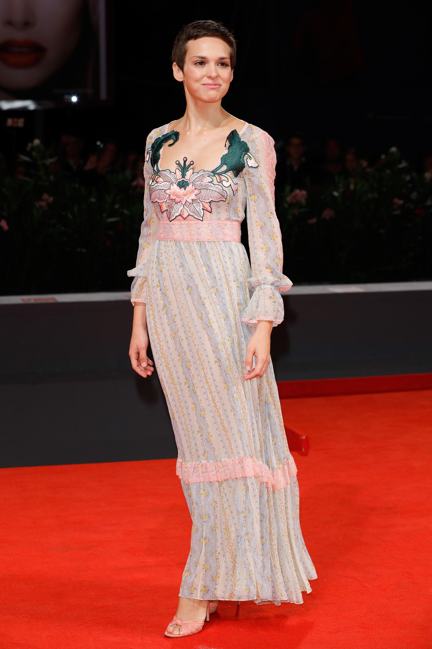 Sara Serraiocco apostó por el romanticismo 'naïf' de este vestido de Gucci.