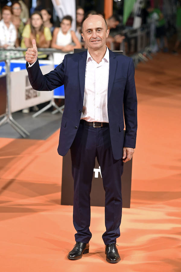 El actor tampoco faltó a la presentación de la segunda temporada de la serie que protagoniza, 'Olmos y Robles'