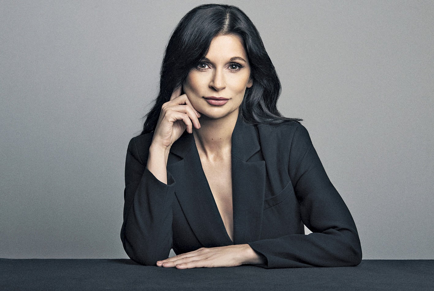 Desde que en 1954 Ada Masotti fundara La Perla, la firma exclusiva de lencería y ropa de baño no había vuelto a tener una directora creativa al frente. Pero desde hace unas semanas, Julia Haart es la máxima responsable de las colecciones de la casa italiana, sustituyendo a Pedro Lourenço. Ella será también la encargada de crear la esperada primera colección de prêt-à-porter de La Perla, para la temporada primavera-verano 2017.