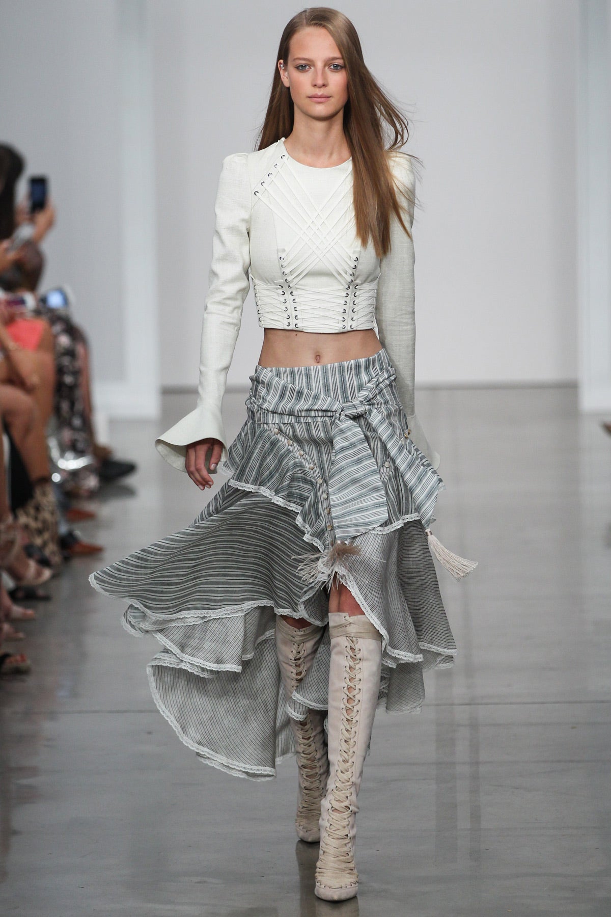 En muchos looks de puede apreciar ese concepto de 'un trabajado DIY'