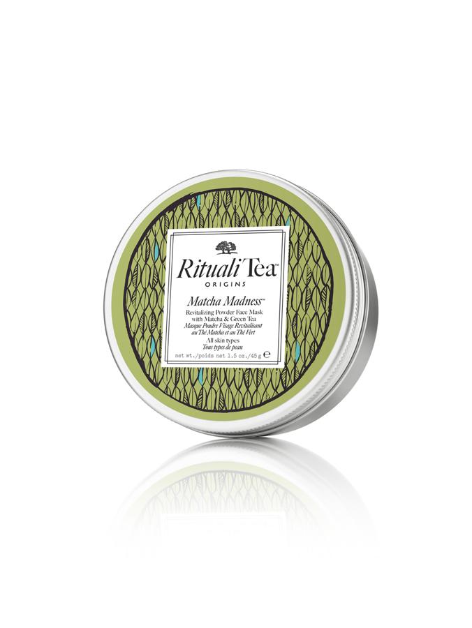 Mascarilla en polvo para el rostro que mezcla la eficacia y lo sensorial. Esta mezcla rica en antioxidantes revitaliza y ayuda a renovar, relajar y restablecer la textura de la piel mientras reconforta a los sentidos con aroma de té verde herbáceo. (39€)