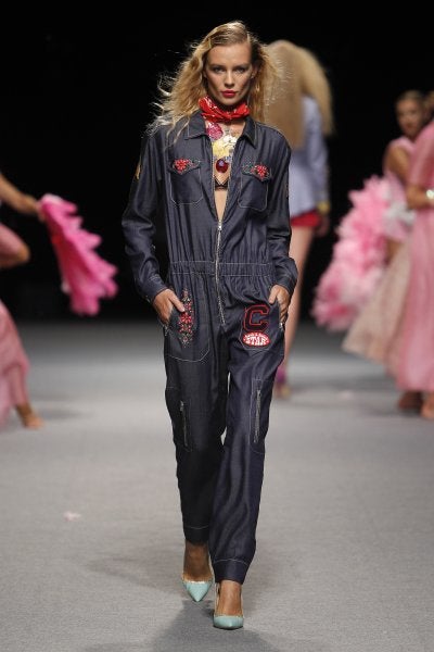 La Condesa ha presentado una colección para el próximo verano que incluye prendas vaqueras como este mono