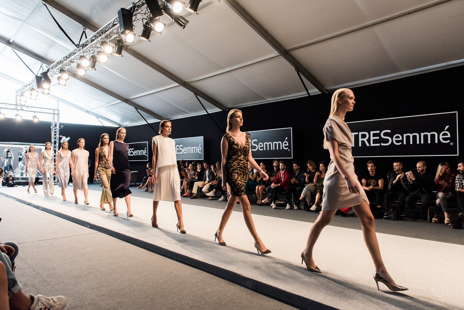 Así terminaba la presentación de propuestas de la firma en el MFSHOW