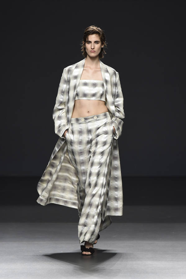 Una de las propuestas estampadas que se ha visto sobre la pasarela de Mercedes-Benz Fashion Week Madrid