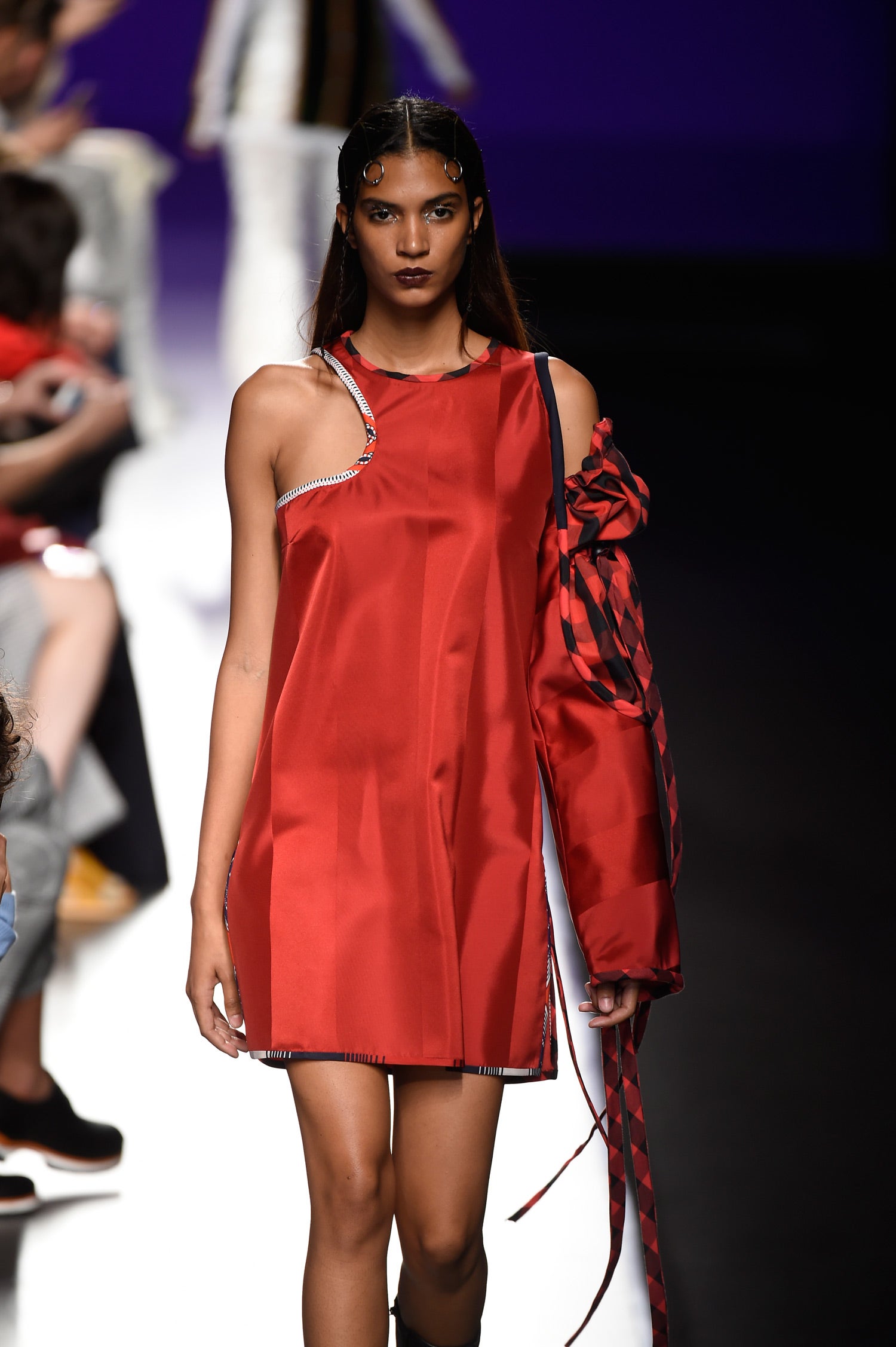 Se trata de una colección basada "en un batiburrillo de ideas en las que la palabra clave es diversión" decía el diseñador.