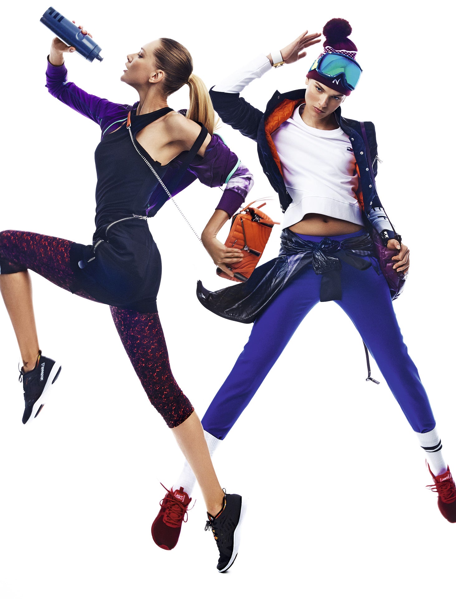 Izq., vestido de neopreno, de Dsquared2 (C.P.V.); mallas de Kiabi (C.P.V.) y chaqueta EA7 Emporio Armani (C.P.V.). Bolso de Diesel (180 €), zapatillas de Reebok (110 €) y botella de Adidas (5,95 €). Dcha., bomber de Adolfo Domínguez (190 €), sudadera de TH Womenswear (139 €), pantalón de U Adolfo Domínguez (85 €) y chaqueta de Stella McCartney para Adidas (180 €). Deportivas de Asics Tiger Gold (85 €), calcetines de Asos (8 €), mochila de Chanel (C.P.V.) y brazaletes de Hermès (C.P.V.). El gorro es de New Era (25 €) y las gafas, de Roxy (109,95 €). Estilismo: José Herrera. Maquillaje: LOréal Paris. Peluquería: Leo Pereira para Redken. Asistente de estilismo: Fran Jymz y Samuel Sanz. Asistente de fotografía: Yamel Jaltota.