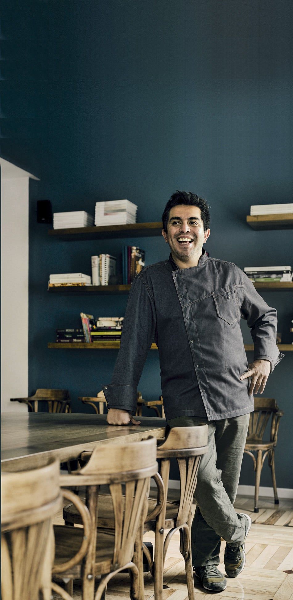 El gin tonic parece imbatible, pero quienes buscan nuevas emociones saben que pueden encontrarlas en el mezcal. Prueba la selección que ofrece La Madrina, y, por supuesto, el Mezcal Lab de Punto MX (abajo), ambos en Madrid. En Barcelona, Hoja Santa, de Albert Adrià, es de obligada visita.