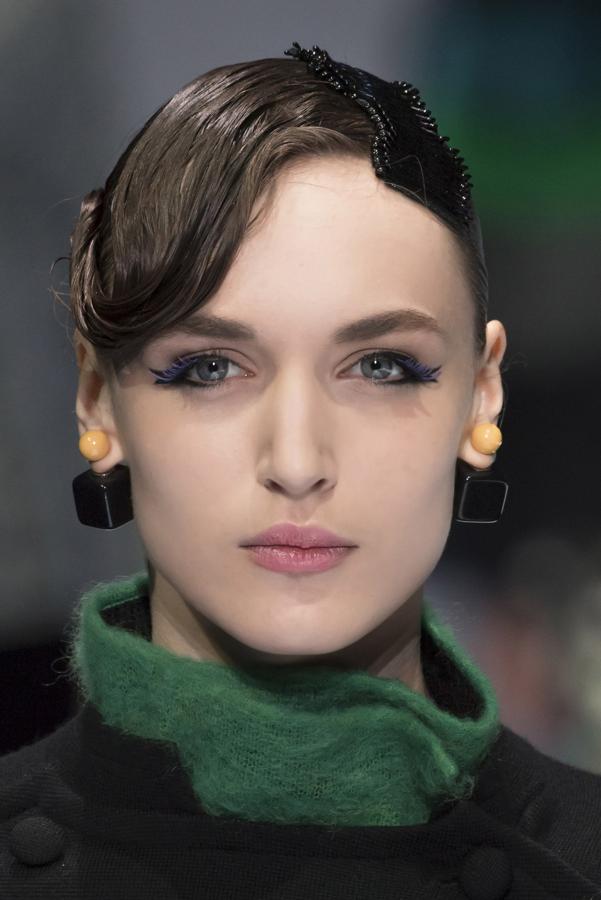 Desmesuradas en sus vértices exteriores, con largura y densidad extras para rasgar y agrandar los ojos.