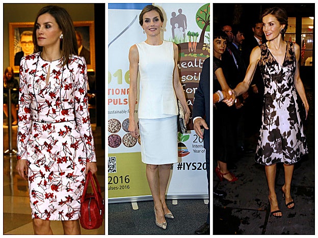 De izq. a dcha.: La Reina con vestido estampado de Carolina Herrera, conjunto de Hugo Boss y vestido, de nuevo, de CH.