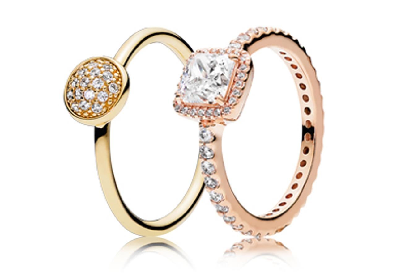 En 2014, el 90% del oro y el 99% de la plata de las joyas de Pandora había sido reciclado. Y al adquirir los diamantes, la firma solo acepta aquéllos que pueden verificar que procedan de fuentes legítimas.