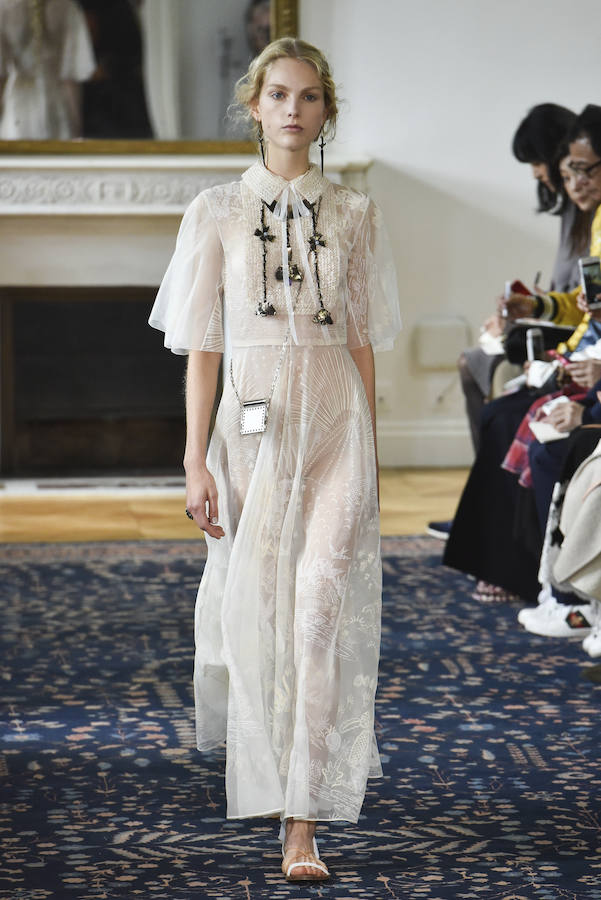 Una de las románticas propuestas de la firma que se han visto en el desfile de la Semana de la Moda de París