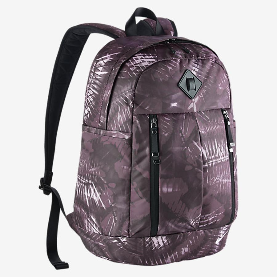 Mochila de entrenamiento estampada de Nike (60€).