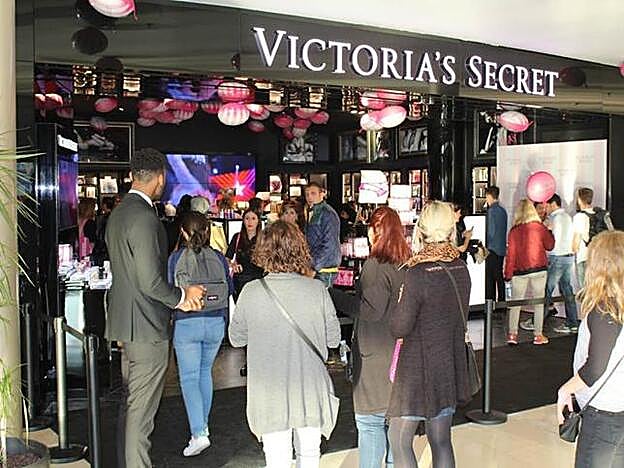 Tienda de Victoria's Secret en el centro comercial Maremagnum de Barcelona.