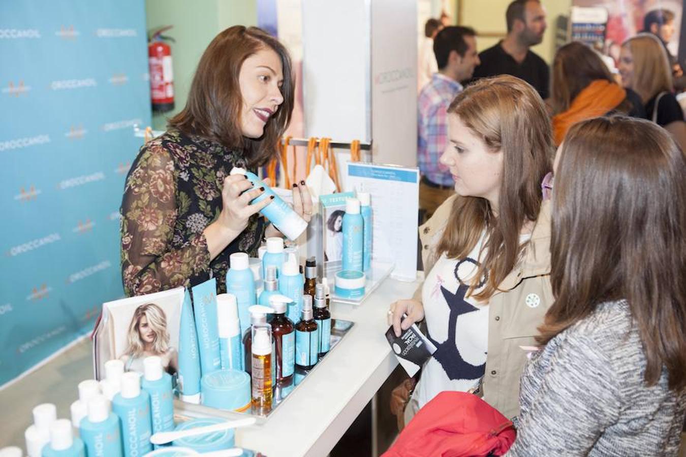 En el stand de Moroccanoil hicieron retoques de peinados y presentaron sus nuevos productos para cuidar y peinar el peolo.