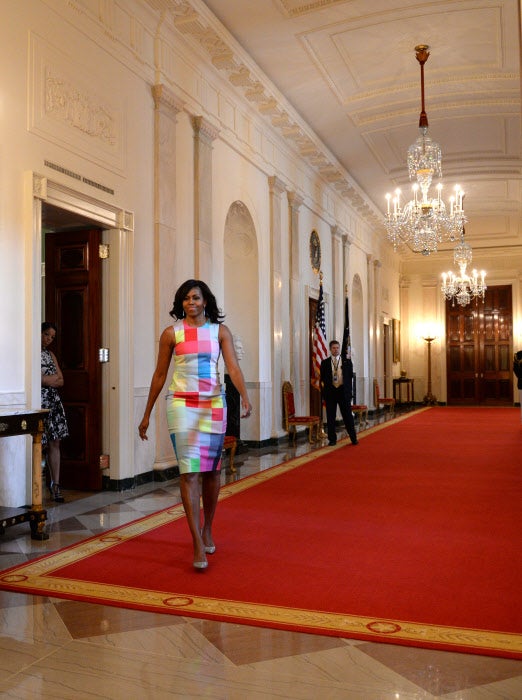 La Primera Dama, con un vestido lápiz con estampado 'arty' en 2015.