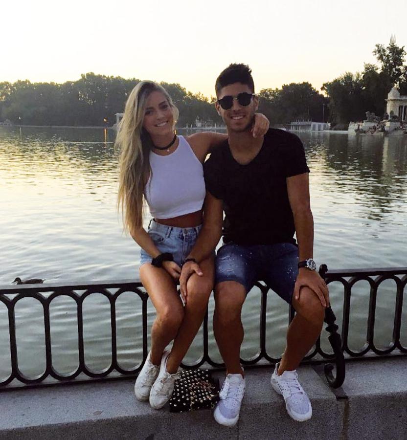 La llegada de Marco Asensio al Madrid ha venido acompañada por una chica que ha copado titulares, a pesar de su ausencia en la presentación. Se llama Marina Muntaner, es de Mallorca y estudia Educación Infantil. Como en el caso de Campello, hace sus pinitos también como modelo y lo muestra en Instagram.