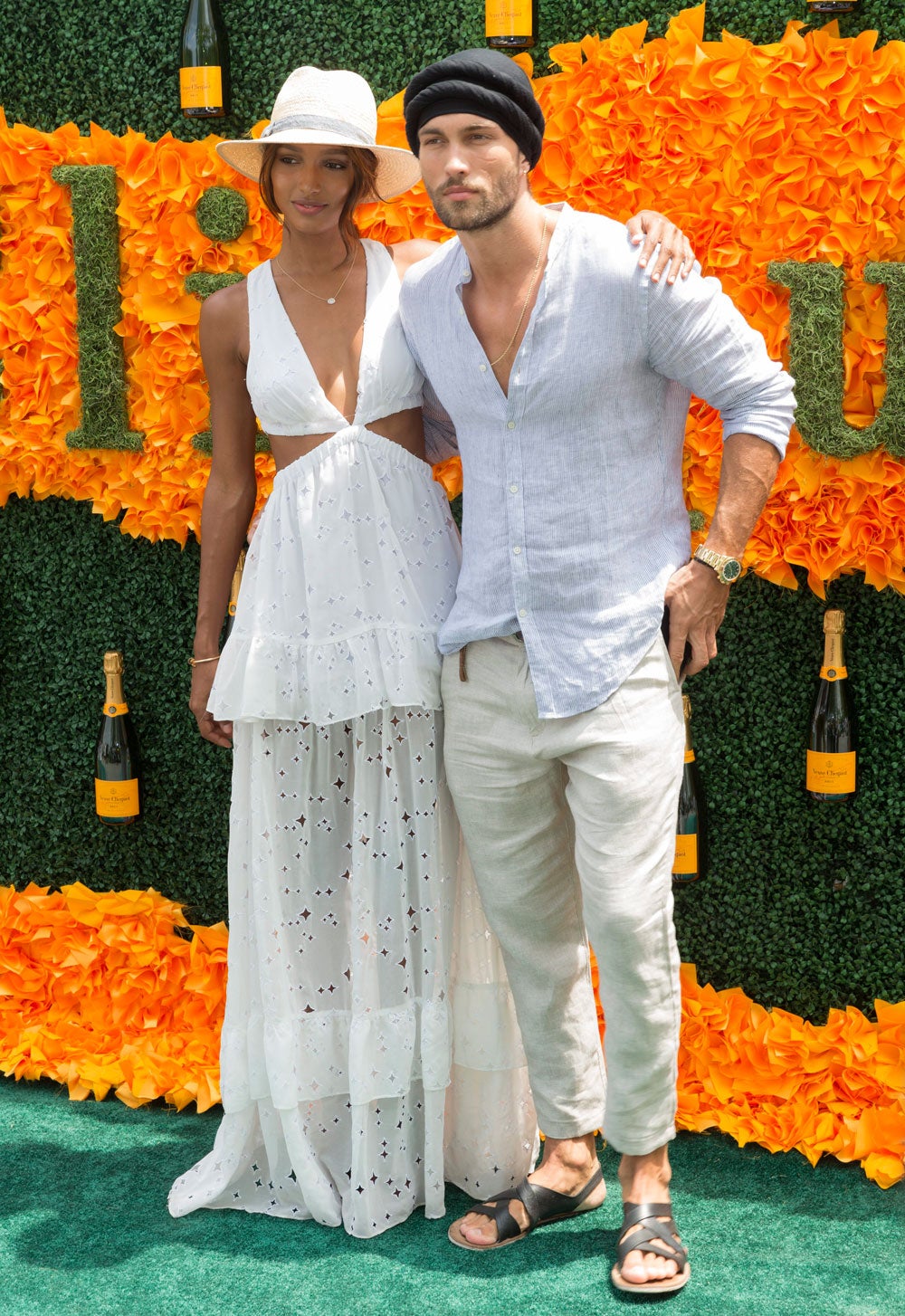 Tobias Sorensen es modelo, como su novia Jasmine Tookes (la próxima modelo en lucir el Fantasy Bra), sus dos cicatrices en la mejilla izquierda son sus señas de identidad.