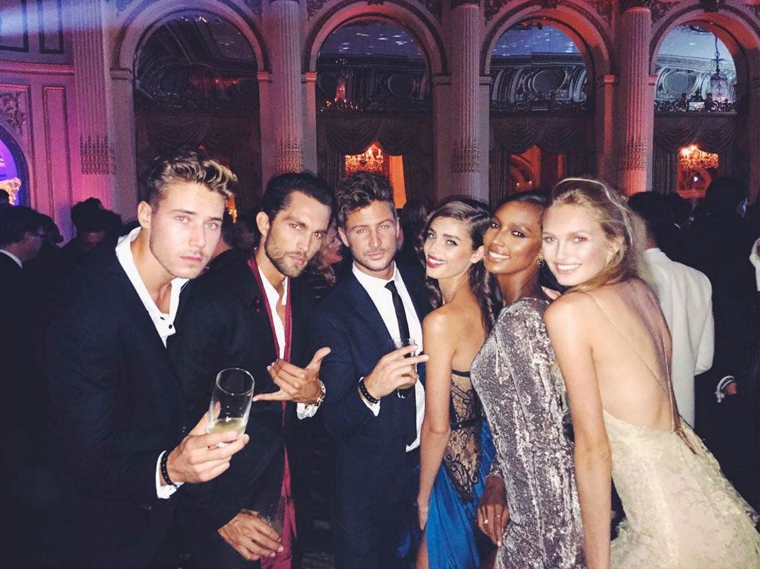 Así son los novios y maridos de las estrellas de la famosa firma de lencería Victoria's Secret que tendrá lugar en París a finales de este mes. ¿Cuántos de ellos podrían subirse a una pasarela como sus novias?