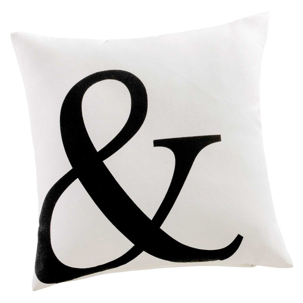 Cojín con letra & de Maison Du Mondde(Precio: 15,99€).