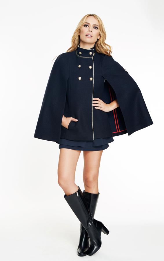 Abrigo capa de inspiración militar.