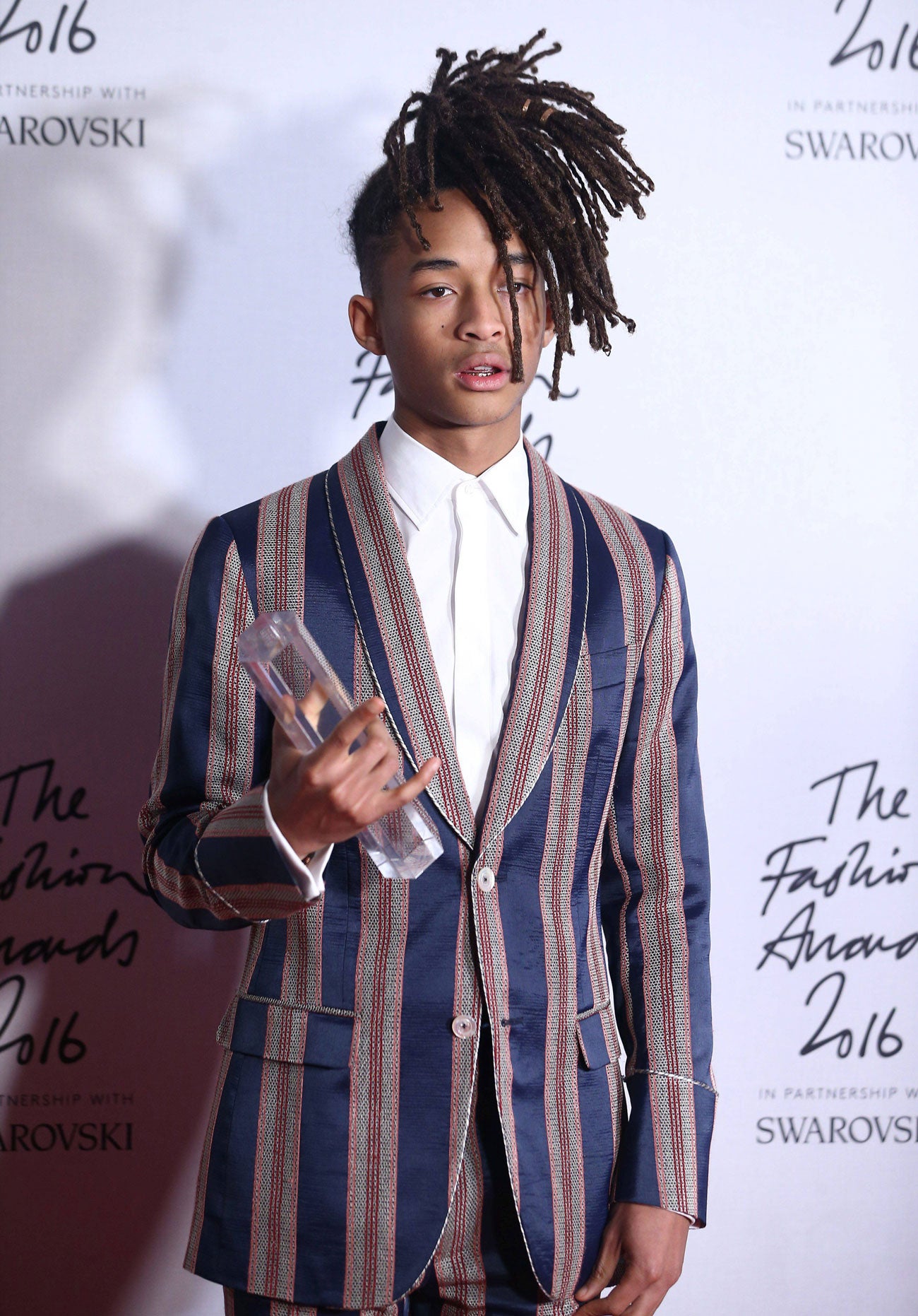 Jaden Smith, se ha hacía con el premio al Icono de estilo, un premio que Alexa Chung ha recogido ya en tres ocasiones.