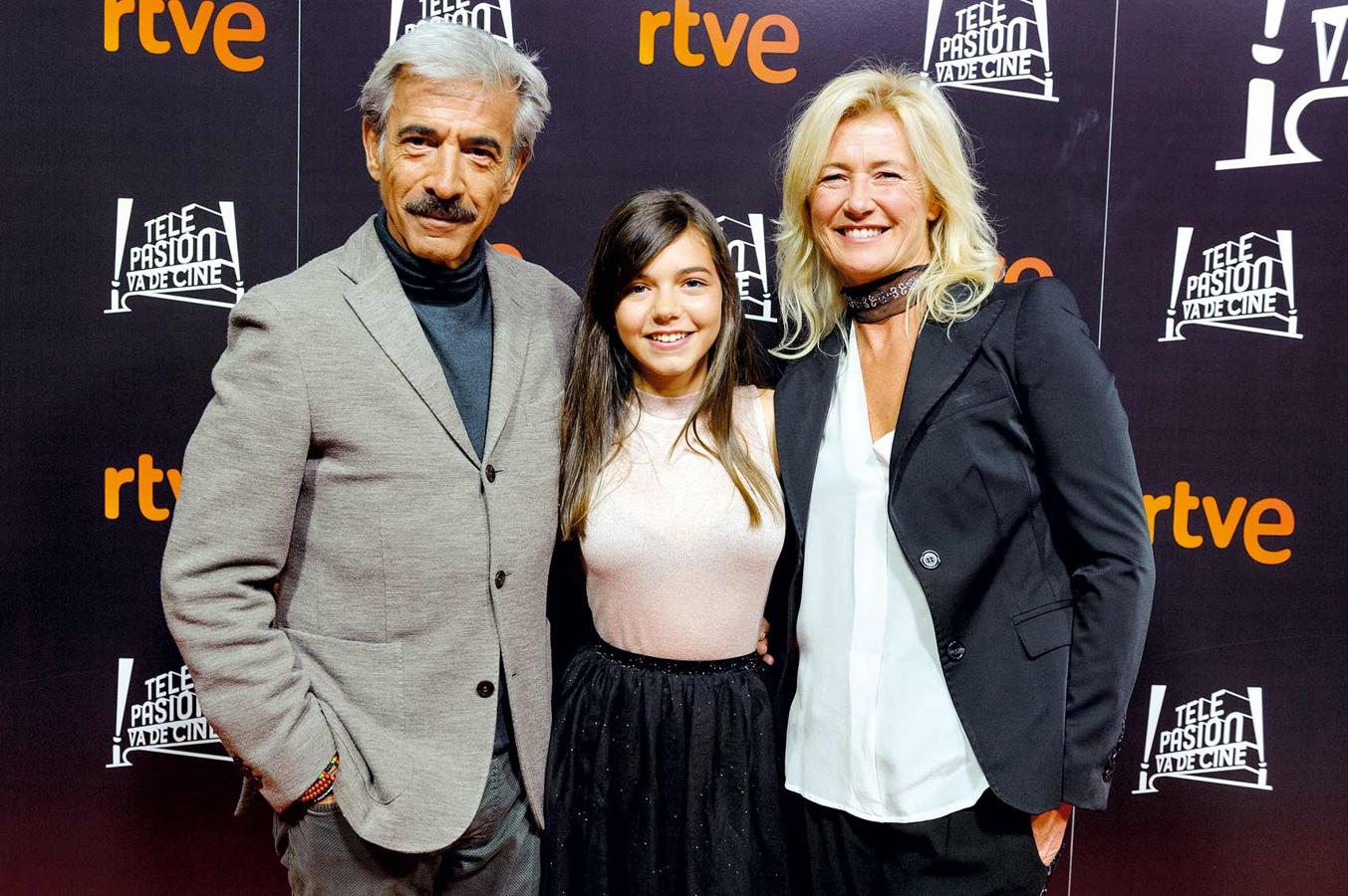 Imanol Arias y Ana Duato posan antes de la grabación de este especial.