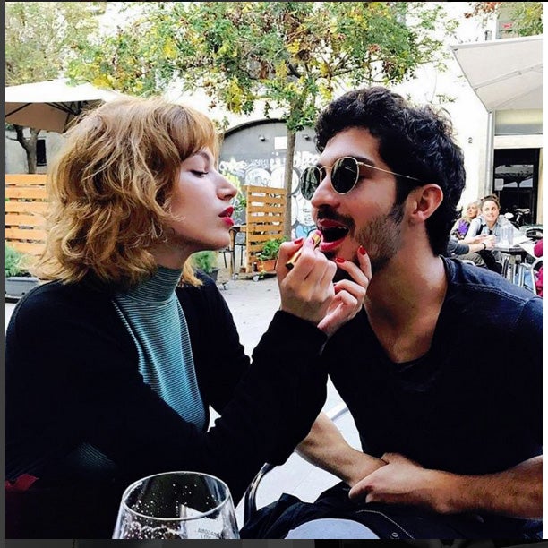 Febrero, mes del amor por excelencia, nos obsequió con la bonita historia de amor de Úrsula Corberó y Chino Darín. Durante el año los actores han vivido su particular cuento de hadas.