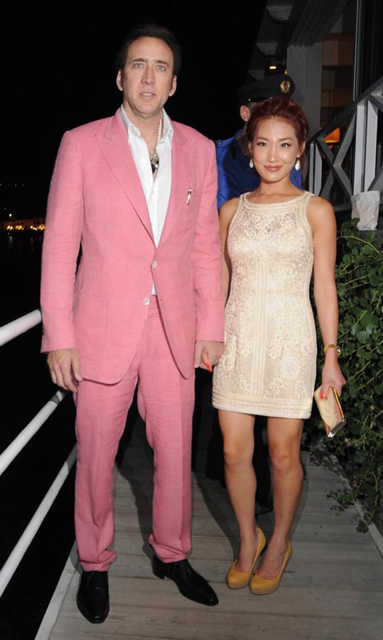 Nicolas Cage y Alice Kim.