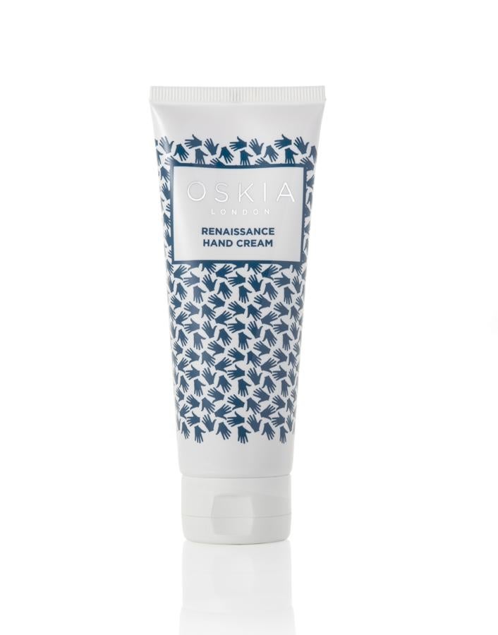 Con extracto de rosa y camomila y acción antimanchas. Con este frío no olvides hidratar tus manos a diario. (31,50 €)