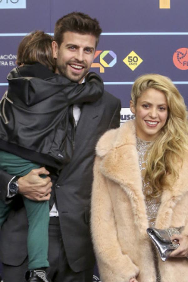 La pareja asistió con Milan y con Sasha Piqué a los premios musicales. que disfrutaron de lo lindo con tanta música.