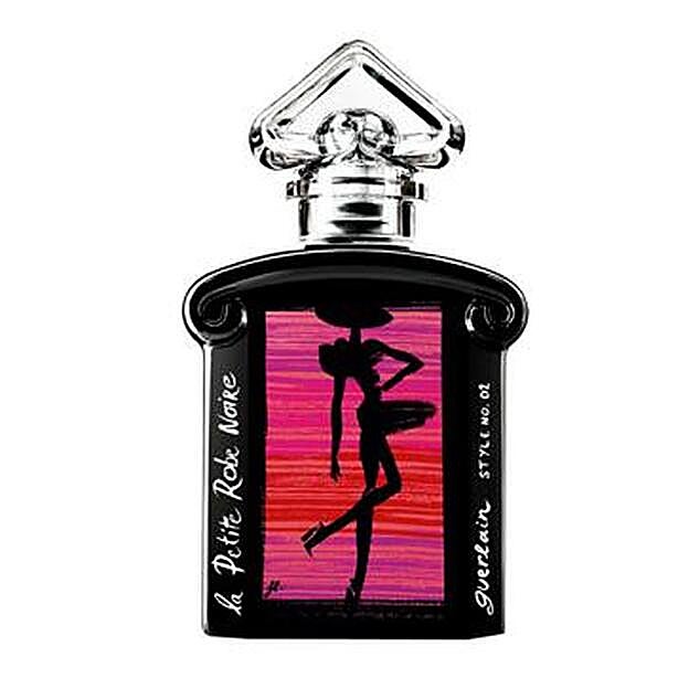 Seducción infalible. Cereza negra, almendras, bayas y bergamota se funden con la rosa. Imposible mirar a otro lado. La Petite Robe Noir Eau de Parfum Limited Edition de Guerlain (94€).