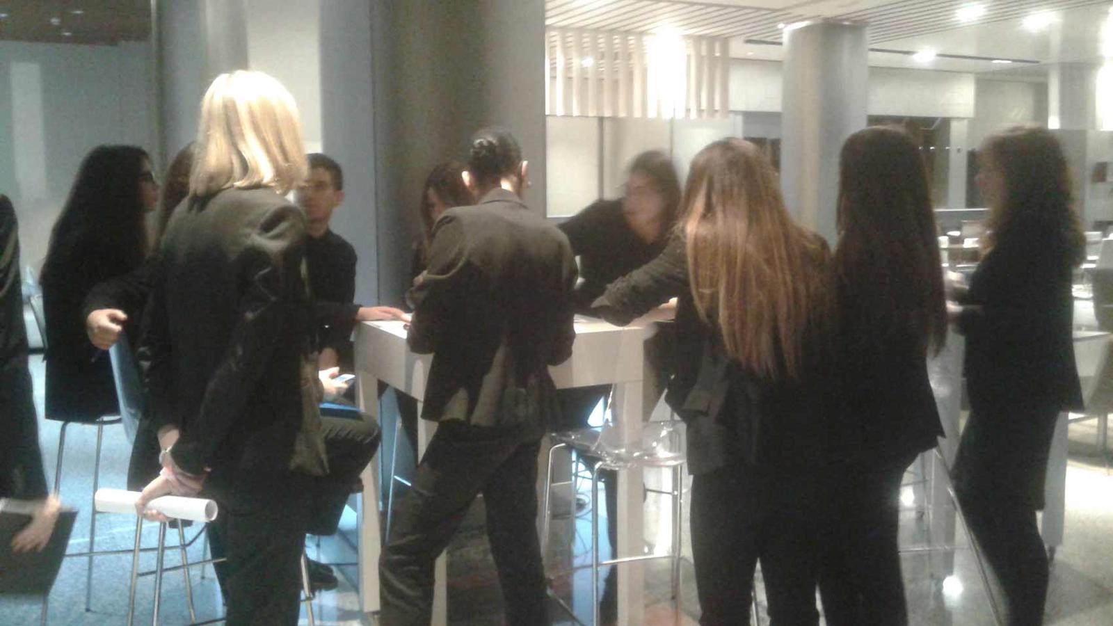 Los invitados y el equipo de los Goya también deben recoger su acreditación… Sin ella, o sin invitación, resulta imposible entrar en la gala.