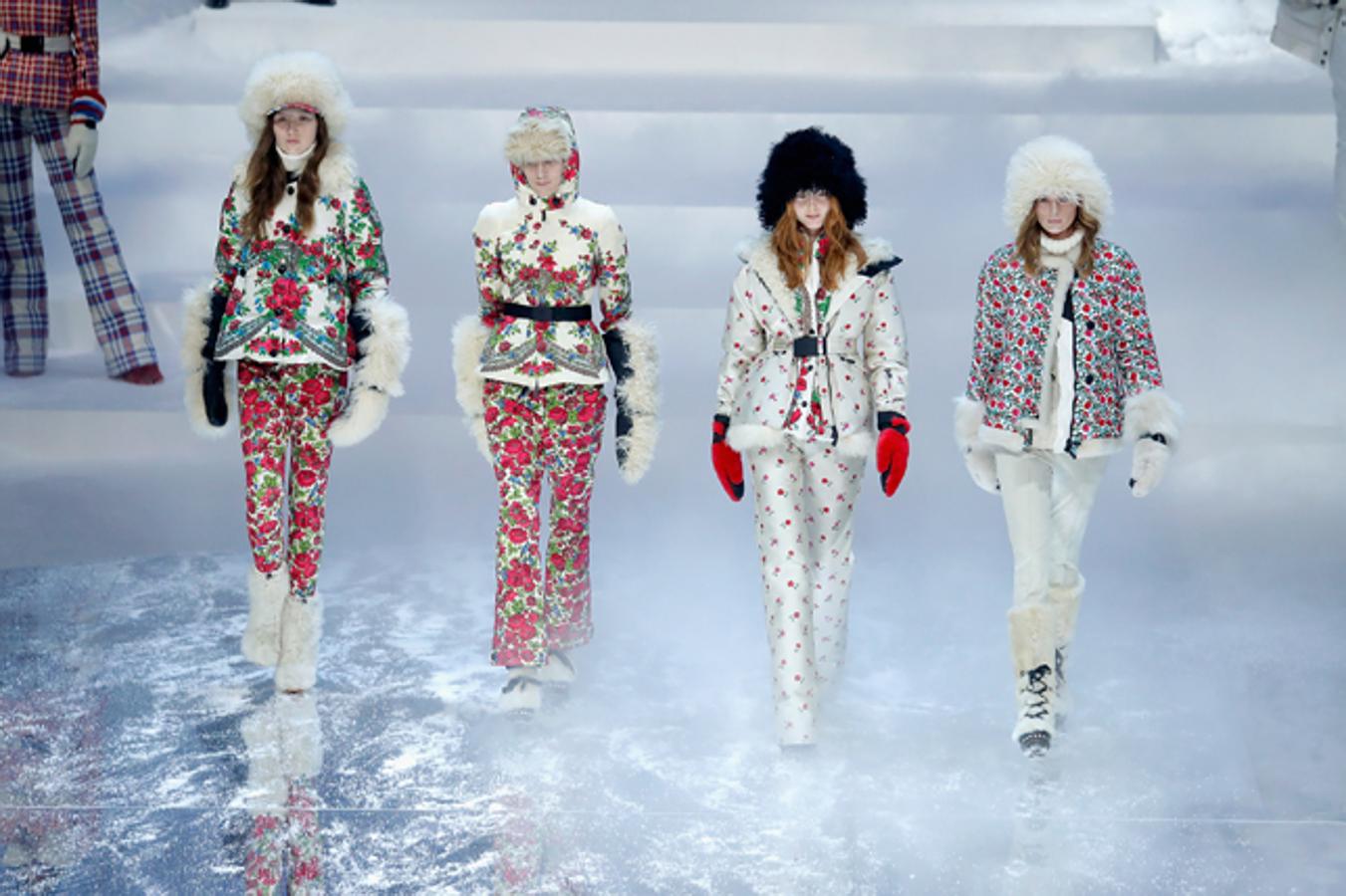 La moda 'après ski' de Moncler lleva la sofisticación a las pistas de nieve.