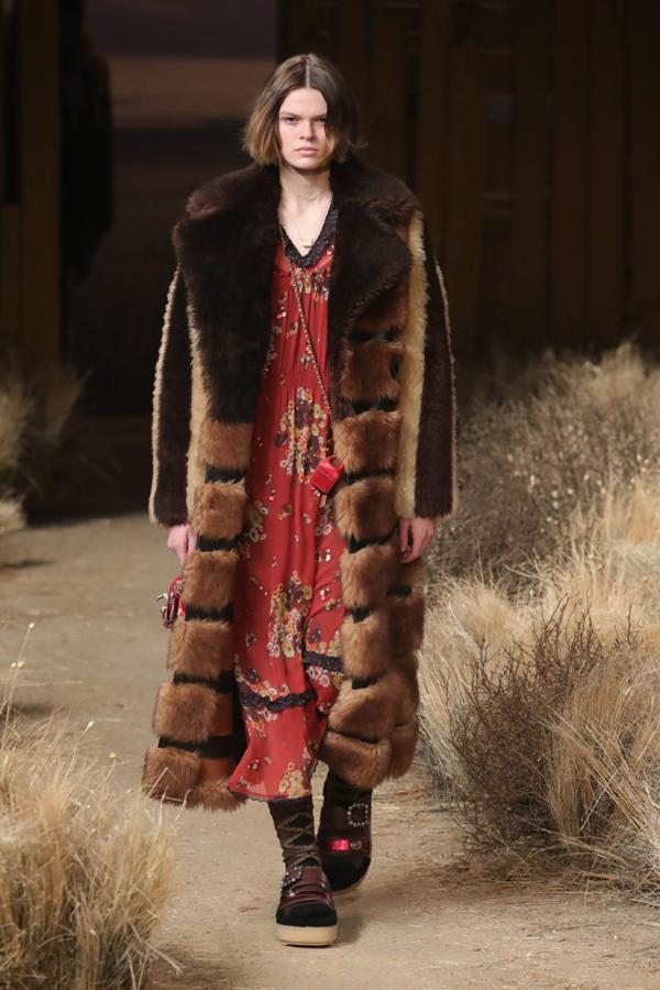 La estética 'boho' fue la reina del desfile.