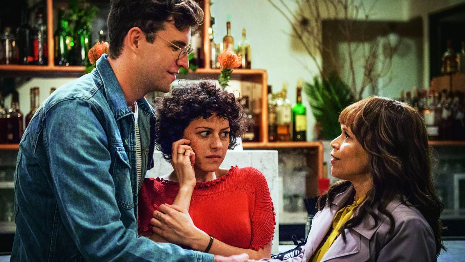 Saludada por Vulture como "la mejor serie del año", 'Search Party' (TNT, 4 de marzo), sigue a cuatro veinteañeros que investigan la desaparición de una antigua compañera de universidad.