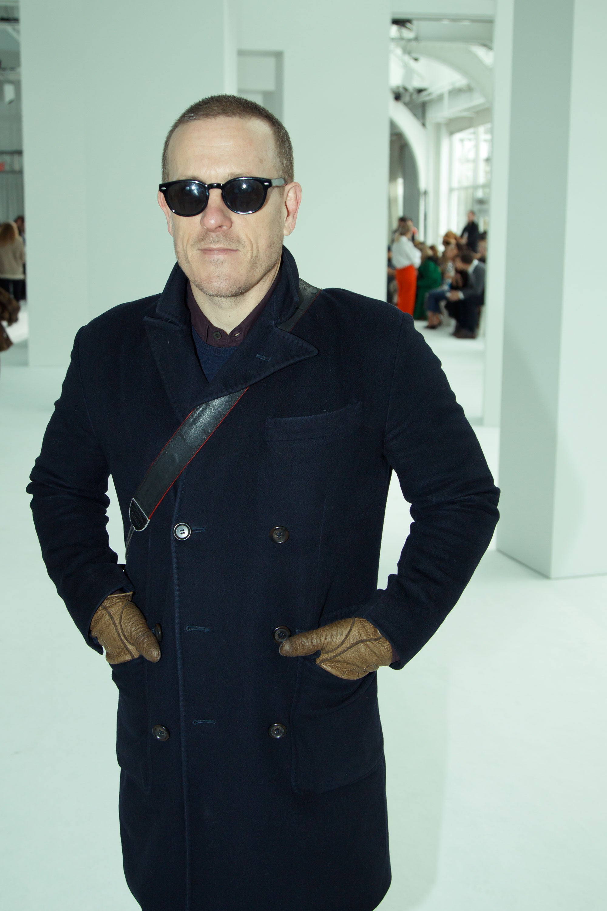 El famoso fotógrafo 'The Sartorialist', a su llegada al desfile de Delpozo