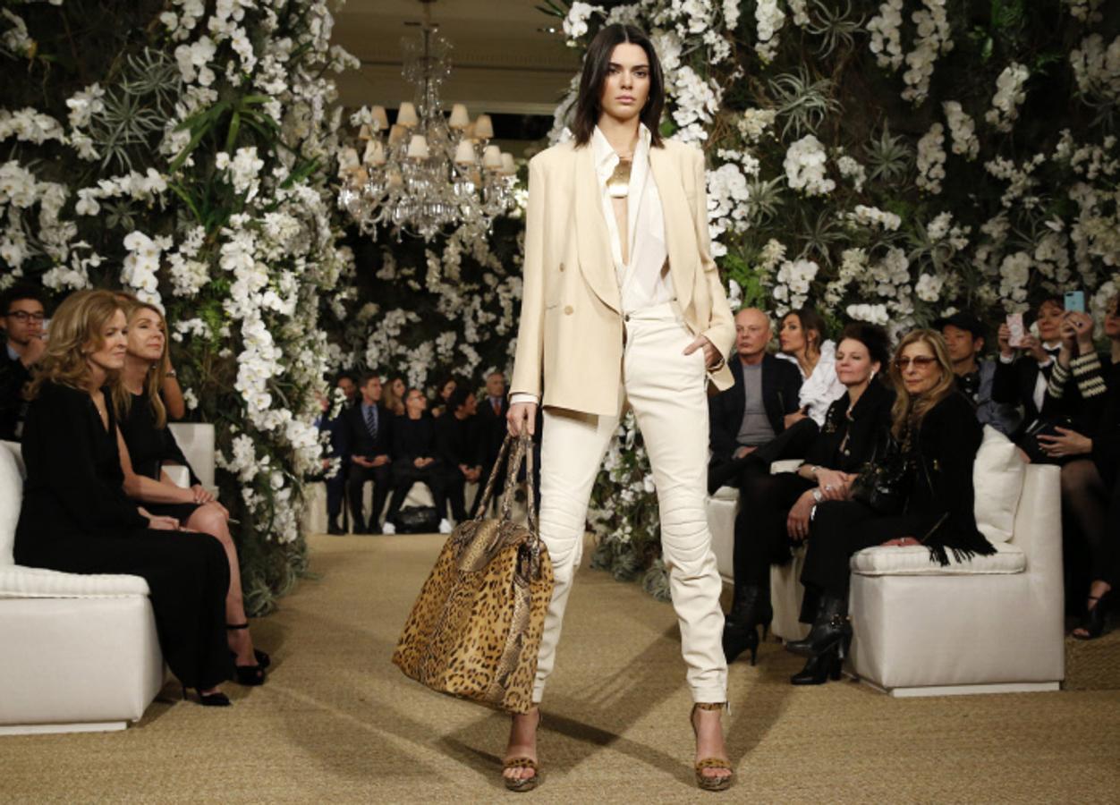 Destacan también las prendas con estampado print animal, sobre todo en complementos, que se convierten en el centro de atención de los looks.