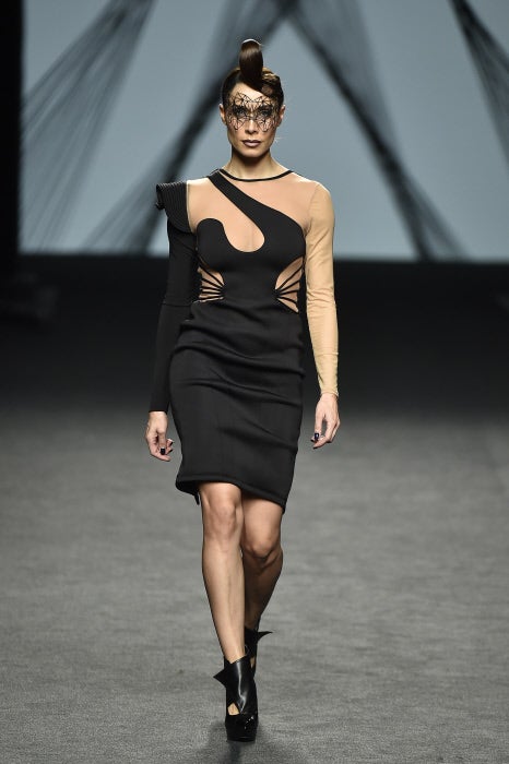 Pilar Rubio, con un sugerente vestido con transparencias y efecto trampantojo.