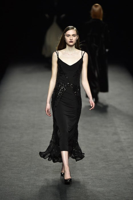 La sencillez de las líneas demuestran, sin embargo, un cuidado patronaje plagado de detalles.