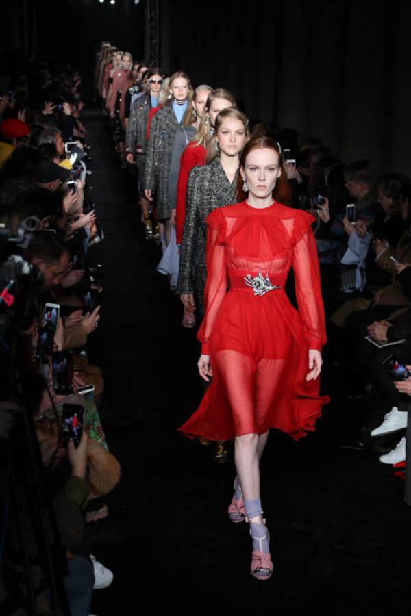 Carrusel final de la colección otoño-invierno 2017/18 de Nº 21 en la Semana de la Moda de Milán