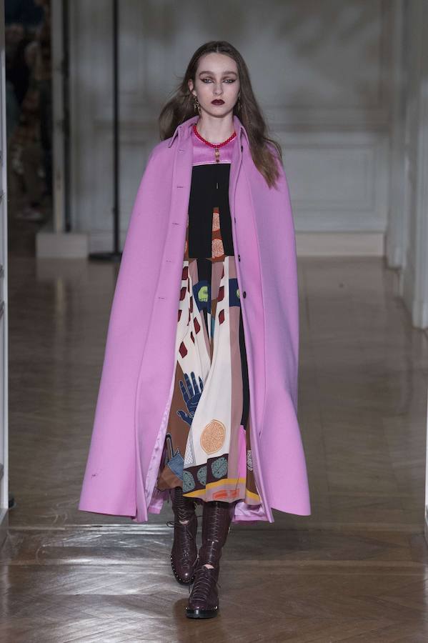 Los estampados nos llevan al Londres de finales de los años 60 con los grabados pop inspirados en la obra del artista Nathalie Du Pasquier.