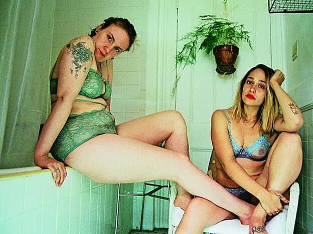 Lena Durham y Jermina Kirke protagonizaron el pasado año una campaña de la firma de ropa interior Lonely Girls