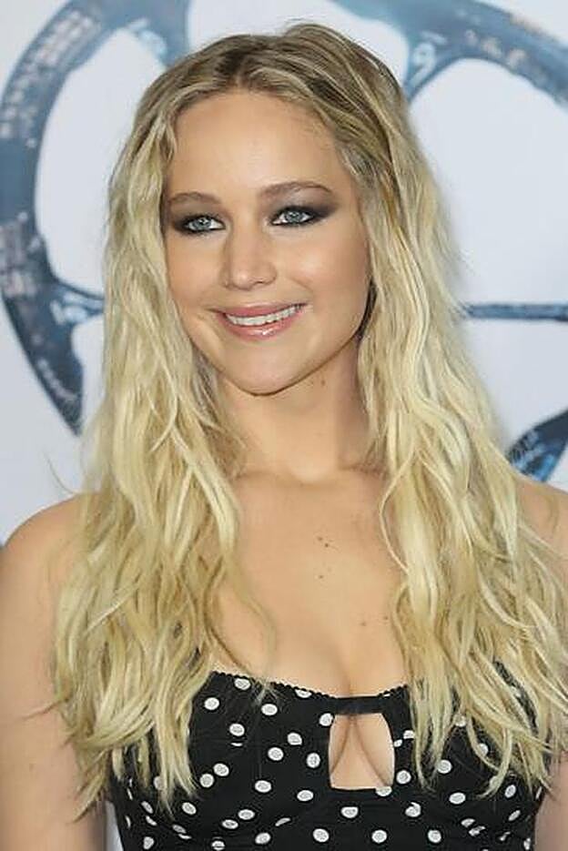 Jennifer Lawrecen con melena XXL en la promoción de su última película: 'Passengers'.