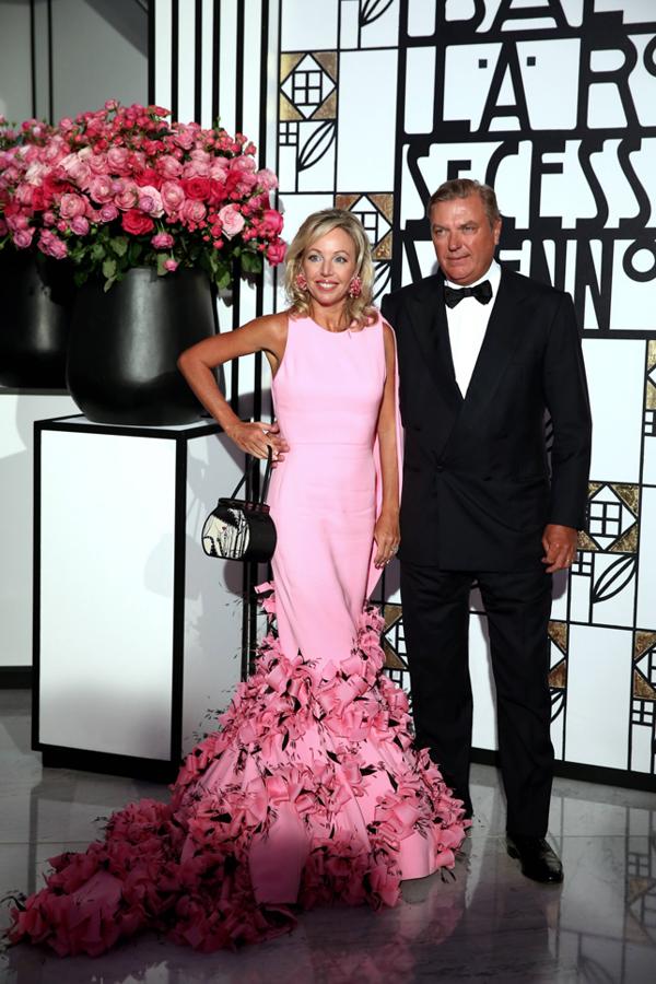 El Príncipe Carlos y Camilla (no de Inglaterra, sino Borbón Dos Sicilias) tampoco quisieron faltar a su cita con la alta aristocracia europea.